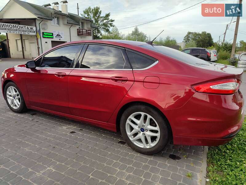 Седан Ford Fusion 2014 в Трускавці