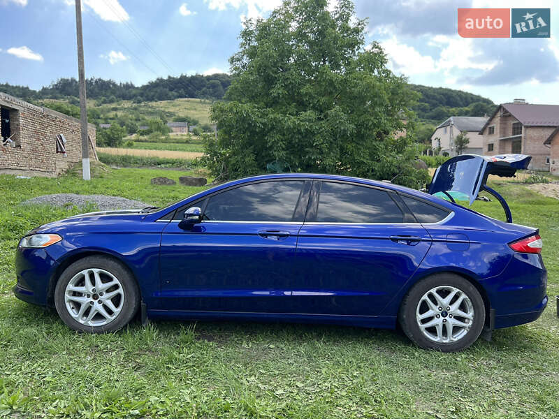 Седан Ford Fusion 2016 в Золочеві