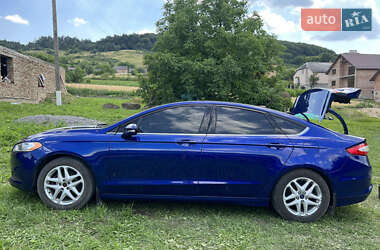 Седан Ford Fusion 2016 в 