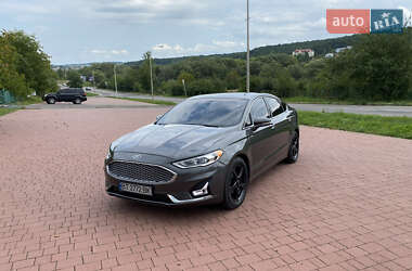 Седан Ford Fusion 2018 в Львове