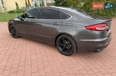 Седан Ford Fusion 2018 в Львове