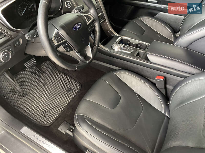 Седан Ford Fusion 2018 в Львове