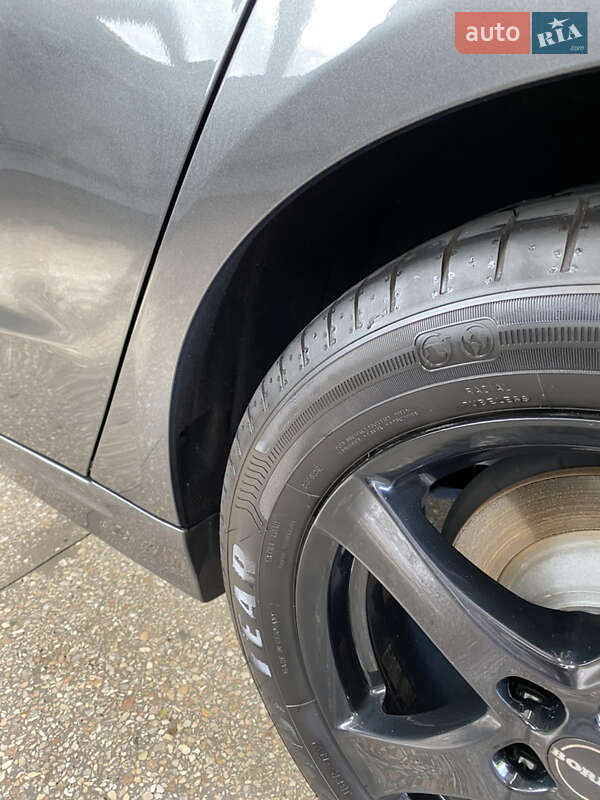 Седан Ford Fusion 2018 в Львове