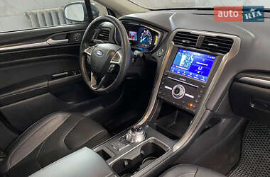 Седан Ford Fusion 2018 в Львове