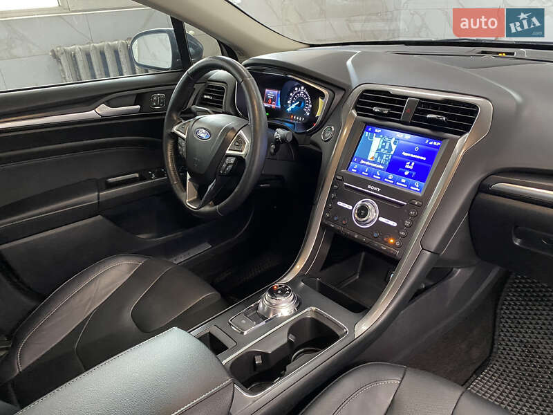 Седан Ford Fusion 2018 в Львове