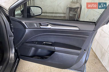 Седан Ford Fusion 2018 в Львове