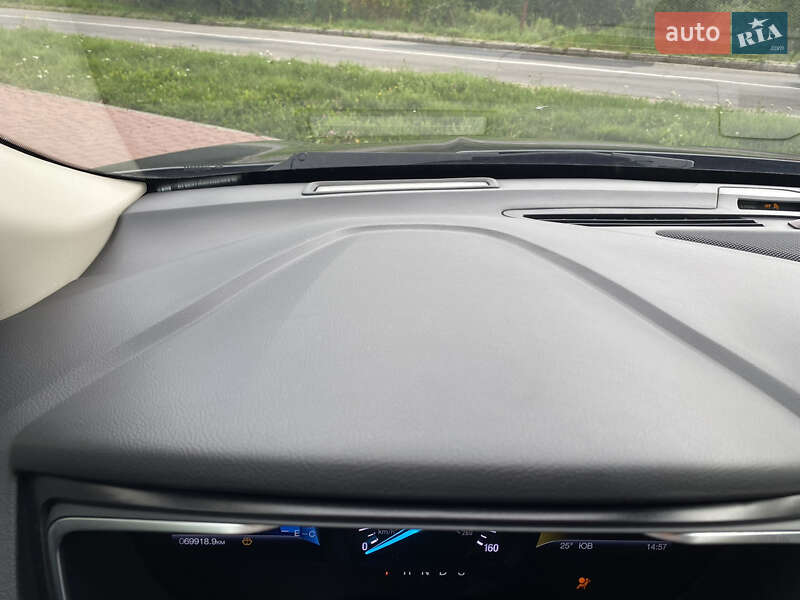 Седан Ford Fusion 2018 в Львове