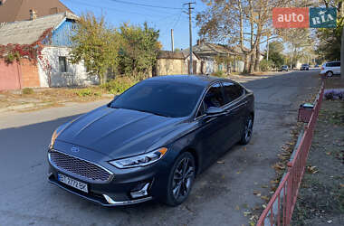 Седан Ford Fusion 2018 в Львове