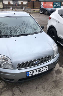 Хэтчбек Ford Fusion 2003 в 
