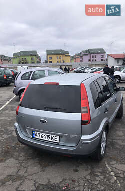 Хэтчбек Ford Fusion 2003 в 