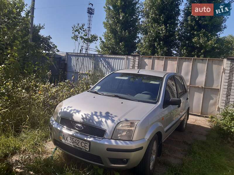 Хетчбек Ford Fusion 2004 в Люботині