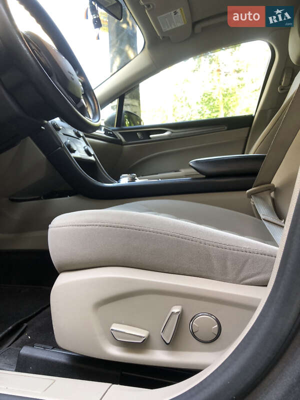 Седан Ford Fusion 2016 в Києві