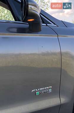 Седан Ford Fusion 2013 в Стрые