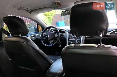 Седан Ford Fusion 2013 в 
