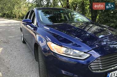 Седан Ford Fusion 2013 в 