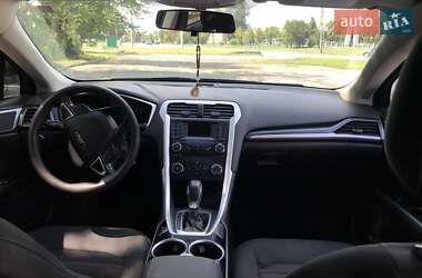 Седан Ford Fusion 2013 в 
