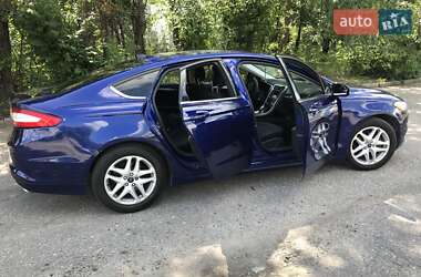 Седан Ford Fusion 2013 в 
