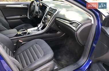 Седан Ford Fusion 2013 в 