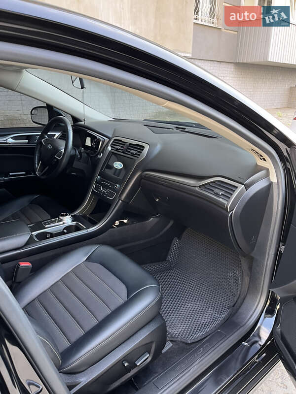 Седан Ford Fusion 2016 в Сумах