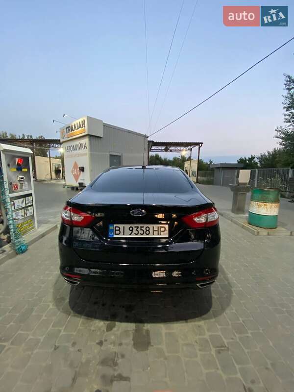 Седан Ford Fusion 2015 в Кременчуці