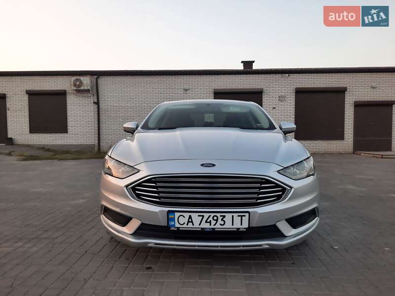 Седан Ford Fusion 2016 в Умані
