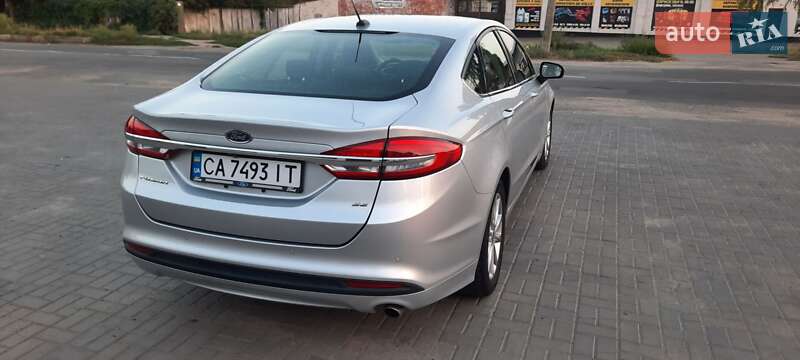 Седан Ford Fusion 2016 в Умани