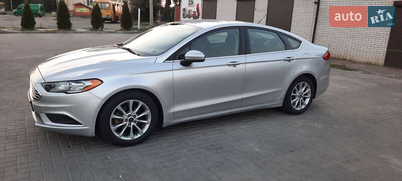 Седан Ford Fusion 2016 в Умані