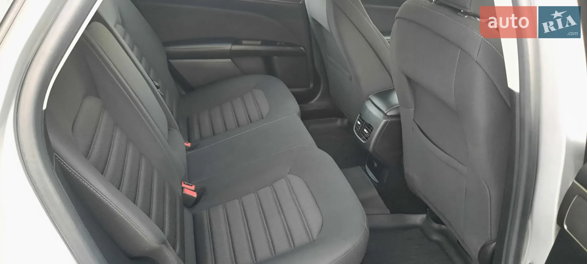 2016 Ford Fusion - мініатюра 36