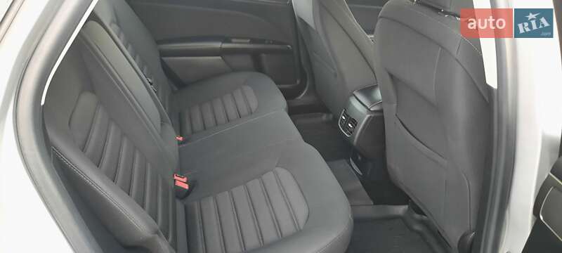 Седан Ford Fusion 2016 в Умані