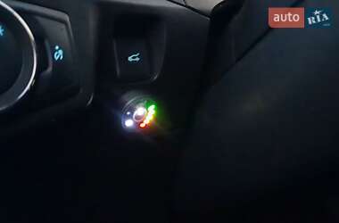Седан Ford Fusion 2016 в Умані