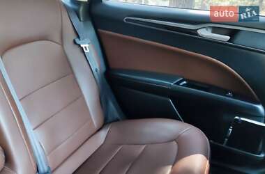 Седан Ford Fusion 2015 в 