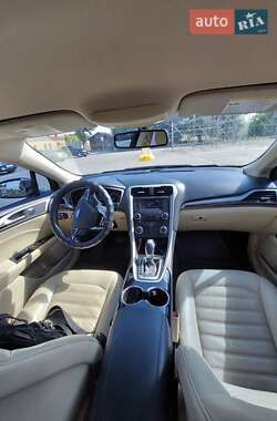 Седан Ford Fusion 2014 в Близнюках