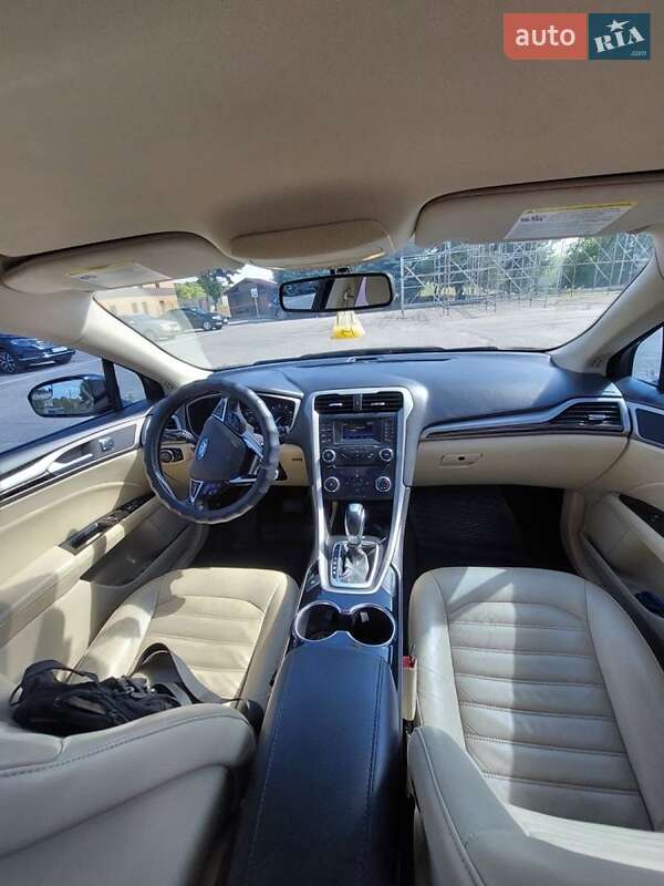 Седан Ford Fusion 2014 в Близнюках