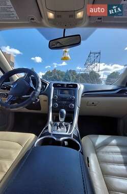 Седан Ford Fusion 2014 в Близнюках
