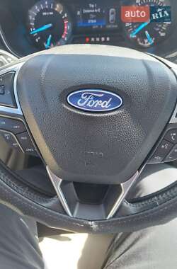Седан Ford Fusion 2014 в Близнюках