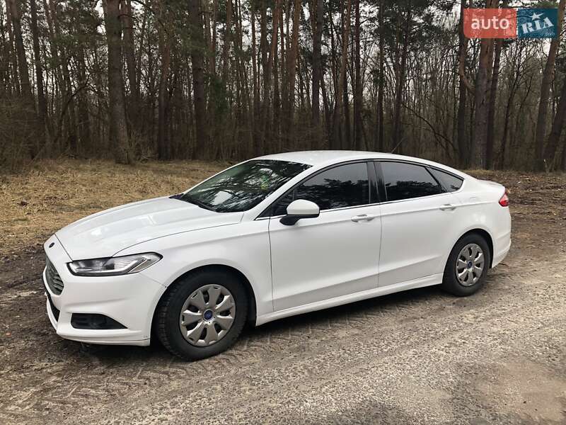 Седан Ford Fusion 2016 в Недригайлове