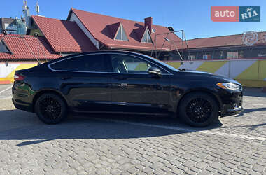 Седан Ford Fusion 2016 в Львове