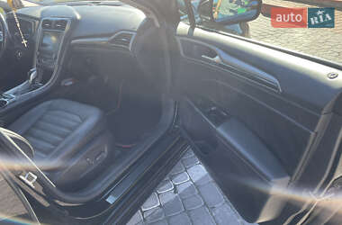 Седан Ford Fusion 2016 в 