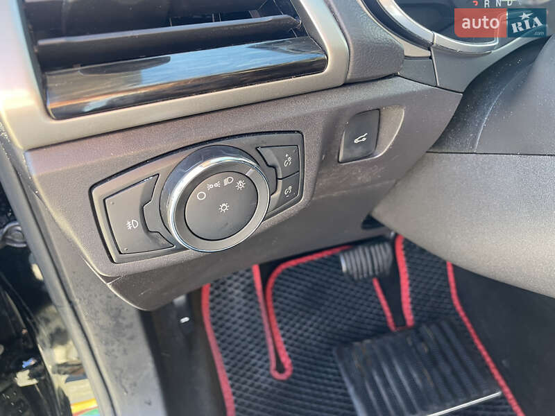 Седан Ford Fusion 2016 в Львове