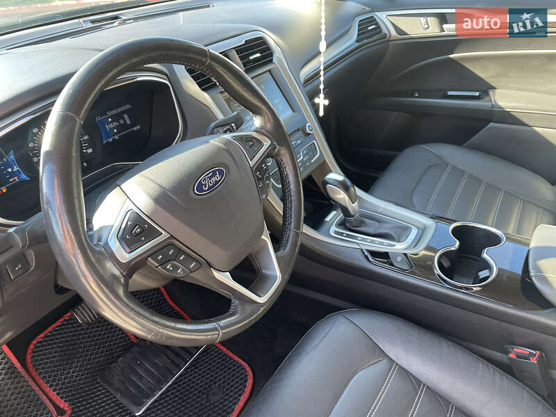 Седан Ford Fusion 2016 в Львове