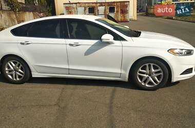 Седан Ford Fusion 2015 в 