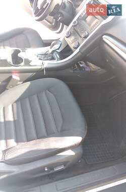 Седан Ford Fusion 2015 в 