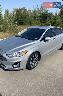 Седан Ford Fusion 2019 в 