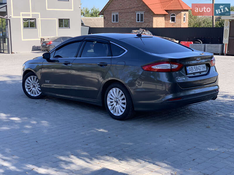 Седан Ford Fusion 2015 в Виннице