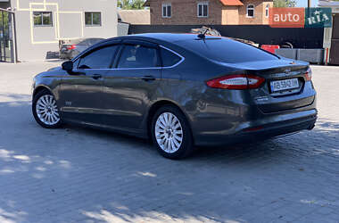 Седан Ford Fusion 2015 в 