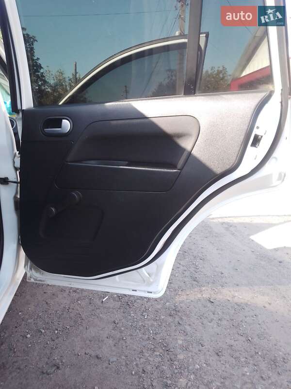 Хэтчбек Ford Fusion 2010 в Смеле фото 13 Хэтчбек Ford Fusion 2010 в Смеле