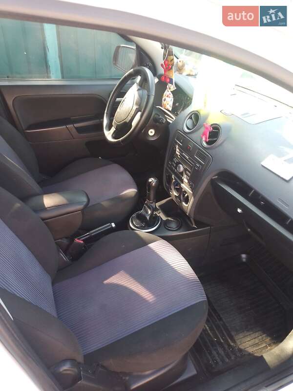 Хэтчбек Ford Fusion 2010 в Смеле фото 16 Хэтчбек Ford Fusion 2010 в Смеле