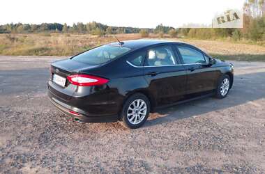 Седан Ford Fusion 2015 в Старій Вижівці