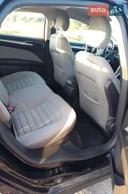 Седан Ford Fusion 2015 в Старій Вижівці