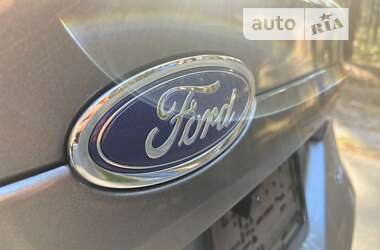 Седан Ford Fusion 2013 в Охтирці